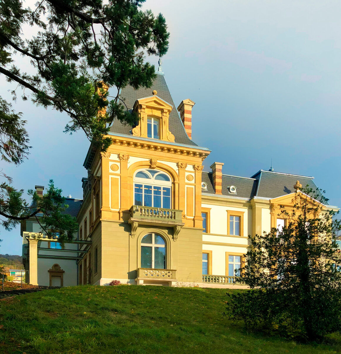 Photo du bâtiment abritant le musée d'ethnographie.